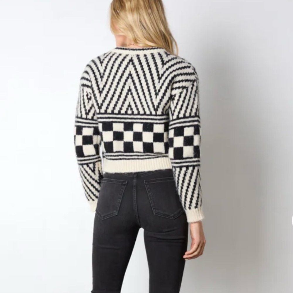 NWT Vestique Boutique Drop Shoulder Cropped Sweater Size Small - Picture 2 of 10